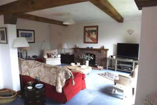  Image of 5 bedroom Detached house to rent in Crossways Road Grayshott Hindhead GU26 at Hindhead, GU26 6HG