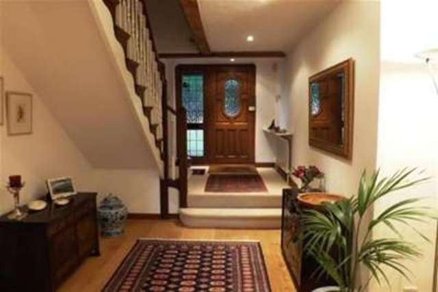  Image of 5 bedroom Detached house to rent in Crossways Road Grayshott Hindhead GU26 at Hindhead, GU26 6HG