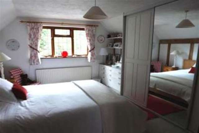  Image of 5 bedroom Detached house to rent in Crossways Road Grayshott Hindhead GU26 at Hindhead, GU26 6HG