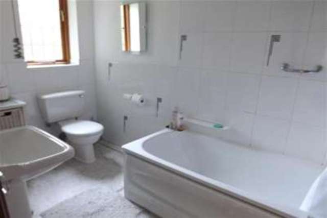  Image of 5 bedroom Detached house to rent in Crossways Road Grayshott Hindhead GU26 at Hindhead, GU26 6HG