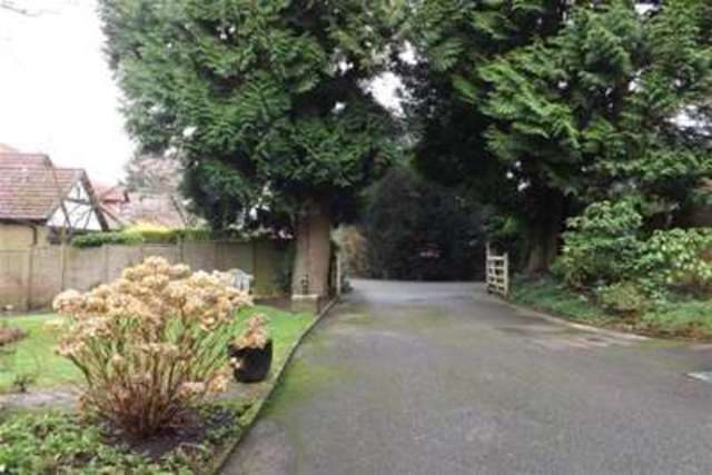  Image of 5 bedroom Detached house to rent in Crossways Road Grayshott Hindhead GU26 at Hindhead, GU26 6HG