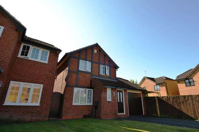  Image of 3 bedroom Property to rent in Green Park Road Bromsgrove B60 at Green Park Road Bromsgrove Bromsgrove, B60 2RD