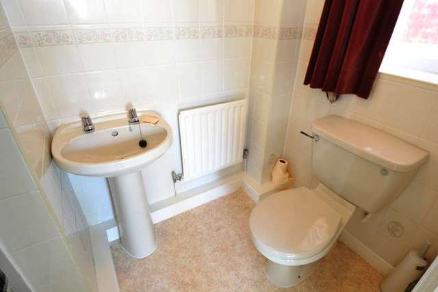  Image of 3 bedroom Property to rent in Green Park Road Bromsgrove B60 at Green Park Road Bromsgrove Bromsgrove, B60 2RD