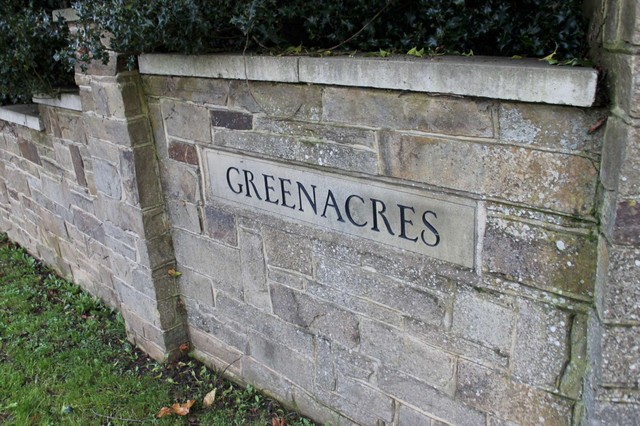  Image of 1 bedroom Flat to rent in Greenacres North Parade Horsham RH12 at North Parade  Horsham, RH12 2TA