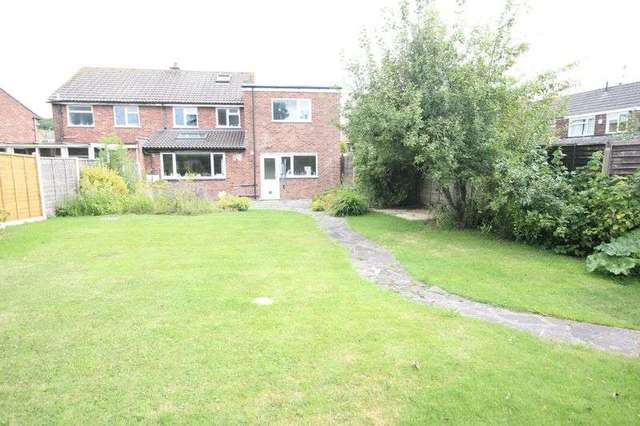  Image of 4 bedroom Property to rent in Greenlands Way Henbury Bristol BS10 at Greenlands Way Henbury Bristol, BS10 7PR