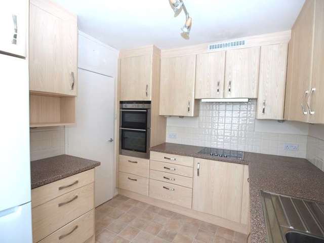  Image of 3 bedroom Town House to rent in Grove Avenue Norwich NR1 at Grove Avenue  Norwich, NR1 2QD