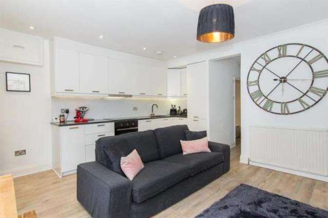  Image of 2 bedroom Flat for sale in Halford Road London SW6 at London  Fulham Broadway, SW6 1JT