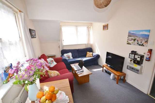  Image of 1 bedroom Flat to rent in Hampden Terrace Latimer Road Eastbourne BN22 at 11 Hampden Terrace  Eastbourne, BN22 7BL