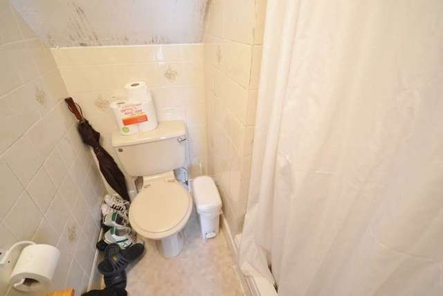  Image of 1 bedroom Flat to rent in Hampden Terrace Latimer Road Eastbourne BN22 at 11 Hampden Terrace  Eastbourne, BN22 7BL