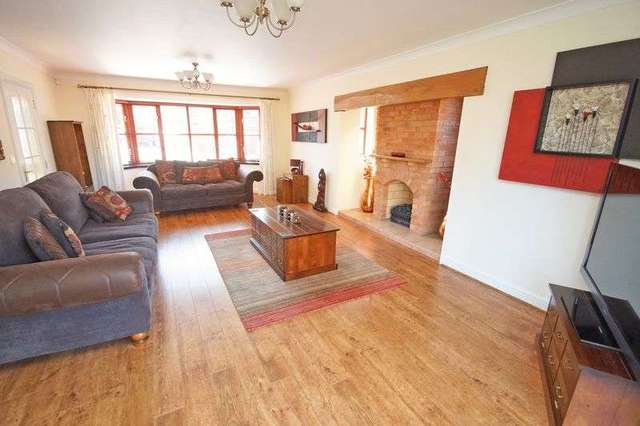  Image of 5 bedroom Detached house for sale in Hanbury Croft Hanbury Bromsgrove B60 at Hanbury Croft Hanbury Bromsgrove, B60 4BF