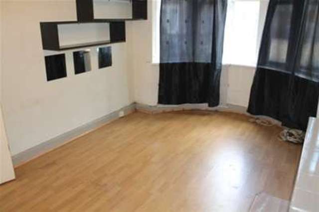  Image of 4 bedroom Detached house to rent in Hardman Road Kingston upon Thames KT2 at Kingston upon Thames, KT2 6RH