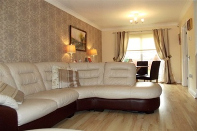  Image of 3 bedroom Detached house to rent in Hardridge Road Glasgow G52 at Mosspark Glasgow Glasgow, G52 1RJ
