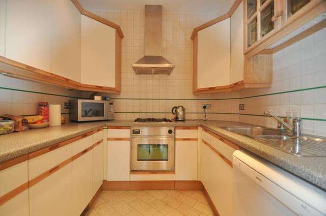  Image of 2 bedroom Detached house to rent in Hartfield Crescent London SW19 at London  Wimbledon, SW19 3SD