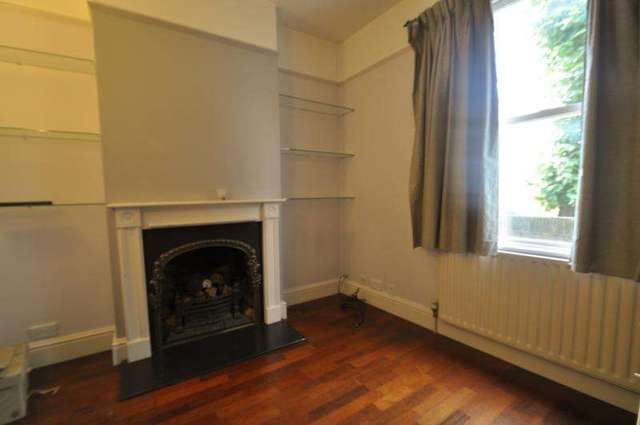  Image of 2 bedroom Detached house to rent in Hartfield Crescent London SW19 at London  Wimbledon, SW19 3SD