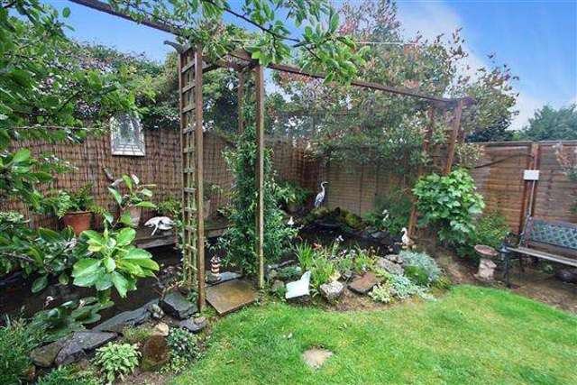  Image of 2 bedroom Detached house for sale in Harwood Avenue Goring-by-Sea Worthing BN12 at Goring-by-Sea, BN12 6EJ
