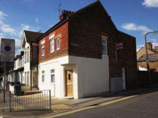  Image of 1 bedroom Maisonette for sale in Harwoods Road Watford WD18 at Watford Hertfordshire Watford, WD18 7RN