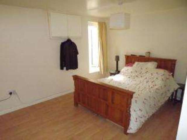  Image of 1 bedroom Maisonette for sale in Harwoods Road Watford WD18 at Watford Hertfordshire Watford, WD18 7RN