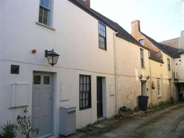  Image of 1 bedroom Terraced house to rent in High Street Calne SN11 at High Street  Calne, SN11 0BS