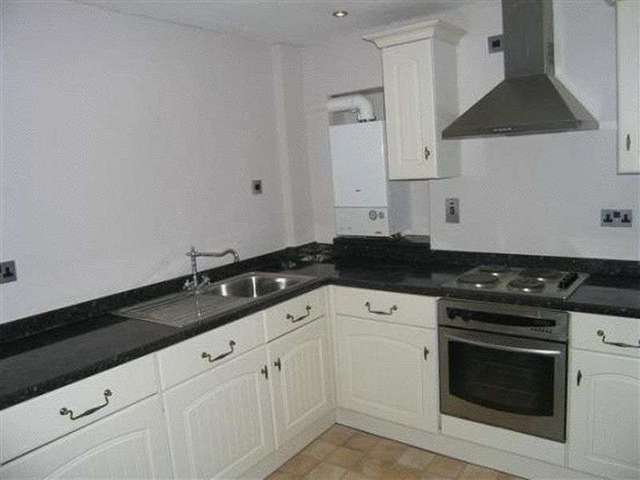 Image of 1 bedroom Terraced house to rent in High Street Calne SN11 at High Street  Calne, SN11 0BS