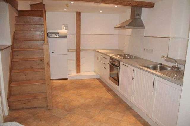  Image of 1 bedroom Semi-Detached house to rent in High Street Crediton EX17 at 22d High Street  Crediton, EX17 3AH