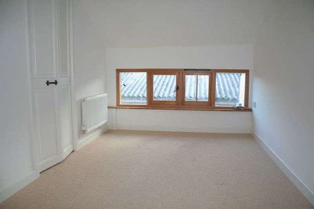  Image of 1 bedroom Semi-Detached house to rent in High Street Crediton EX17 at 22d High Street  Crediton, EX17 3AH