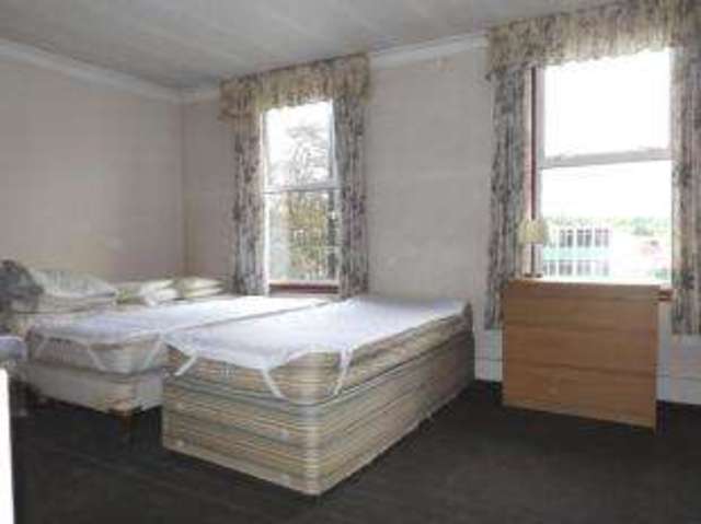  Image of 3 bedroom Flat for sale in High Street London N8 at London  Hornsey, N8 7PB