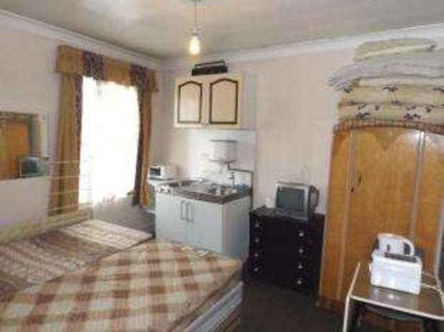  Image of 3 bedroom Flat for sale in High Street London N8 at London  Hornsey, N8 7PB