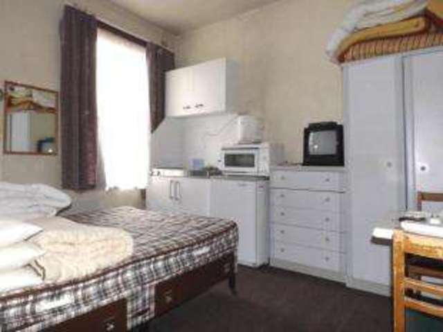  Image of 3 bedroom Flat for sale in High Street London N8 at London  Hornsey, N8 7PB