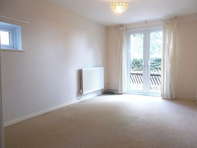  Image of 1 bedroom Flat to rent in High Trees Close Redditch B98 at High Trees Close  Redditch, B98 7XL