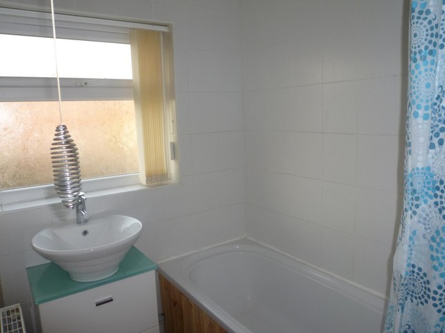  Image of 3 bedroom Terraced house to rent in Highclere Avenue Havant PO9 at Havant, PO9 4RB