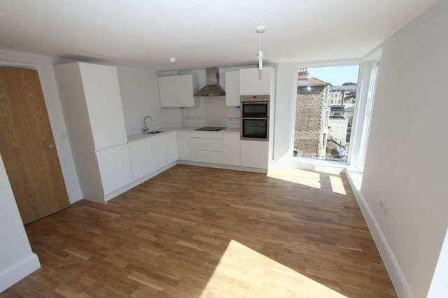  Image of 1 bedroom Flat to rent in Hill Road Clevedon BS21 at Hill Road  Clevedon, BS21 7PH