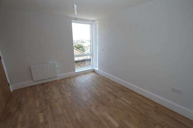  Image of 1 bedroom Flat to rent in Hill Road Clevedon BS21 at Hill Road  Clevedon, BS21 7PH