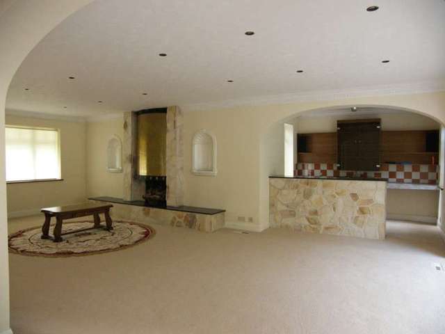  Image of 5 bedroom Detached house to rent in Hillside Road Pinner HA5 at Pinner Middlesex, HA5 3YJ