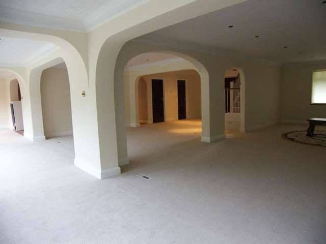  Image of 5 bedroom Detached house to rent in Hillside Road Pinner HA5 at Pinner Middlesex, HA5 3YJ