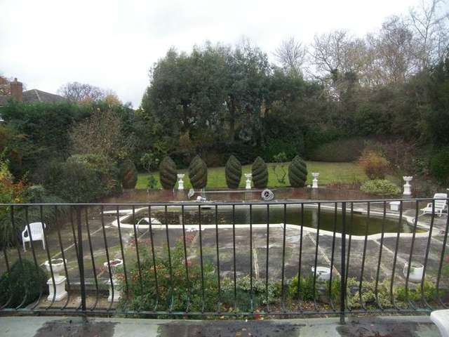  Image of 5 bedroom Detached house to rent in Hillside Road Pinner HA5 at Pinner Middlesex, HA5 3YJ