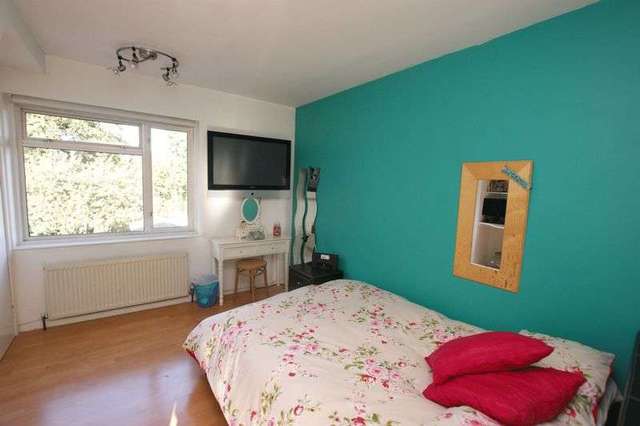  Image of 4 bedroom Semi-Detached house for sale in Hillson Drive Fareham PO15 at Hillson Drive  Fareham, PO15 6NL