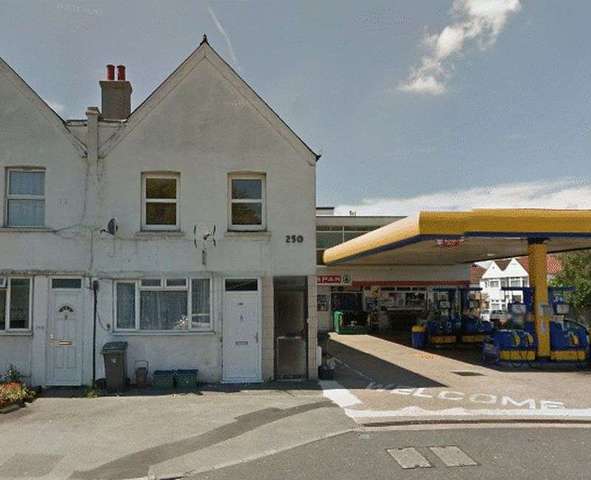  Image of 2 bedroom Flat for sale in Hook Road Chessington KT9 at Hook Road  Chessington, KT9 1PF