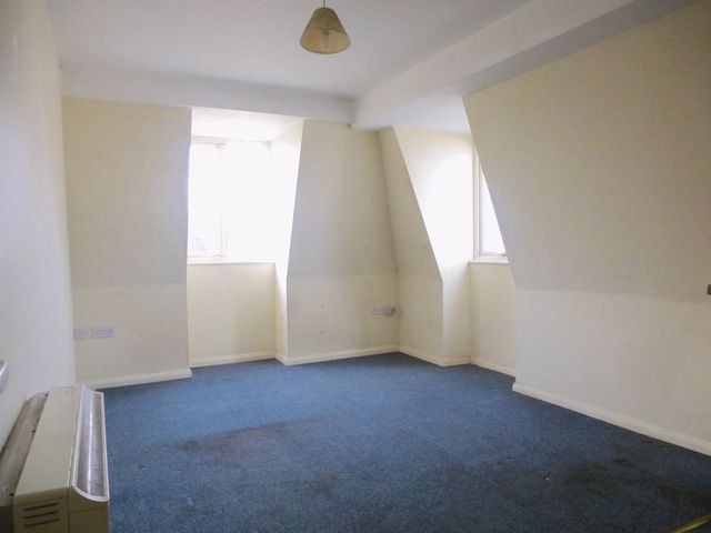  Image of 1 bedroom Flat to rent in Howard Place Brighton BN1 at Howard Place  Brighton, BN1 3UP