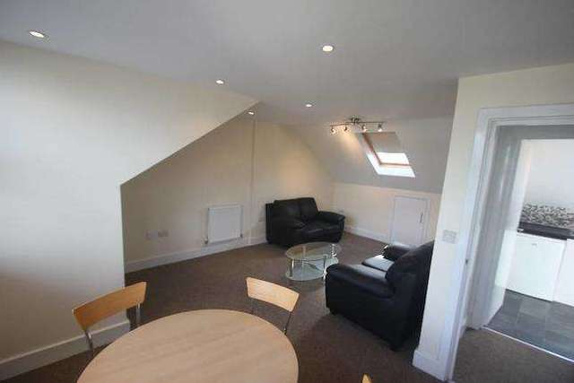  Image of 1 bedroom Flat to rent in Huddlestone Road London NW2 at Willesden Green London Willesden Green, NW2 5DL
