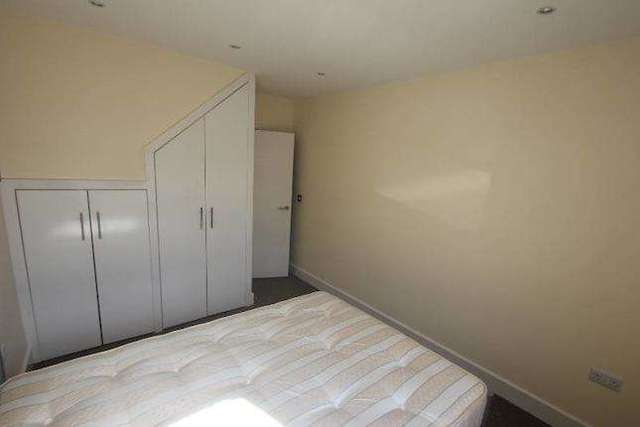  Image of 1 bedroom Flat to rent in Huddlestone Road London NW2 at Willesden Green London Willesden Green, NW2 5DL