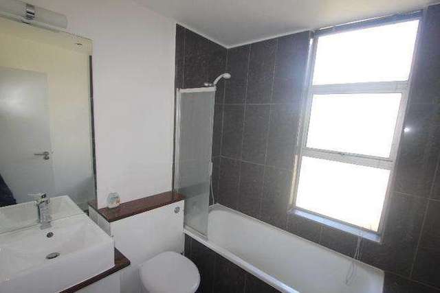 Image of 1 bedroom Flat to rent in Huddlestone Road London NW2 at Willesden Green London Willesden Green, NW2 5DL