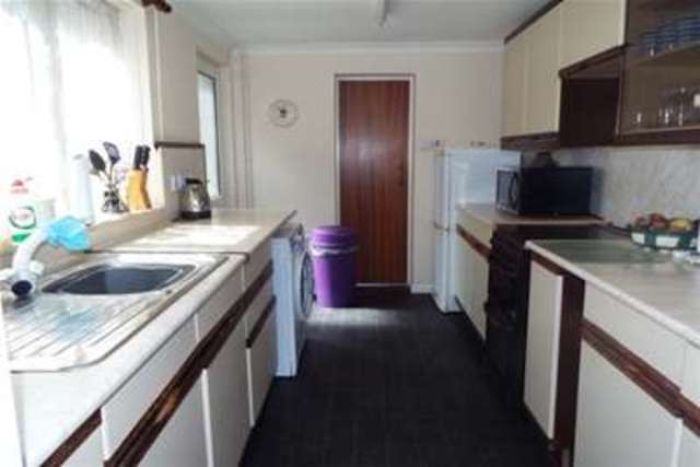  Image of 3 bedroom Detached house to rent in Hunnyhill Newport PO30 at Newport, PO30 5HS