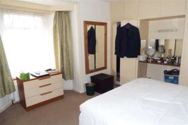  Image of 3 bedroom Detached house to rent in Hunnyhill Newport PO30 at Newport, PO30 5HS