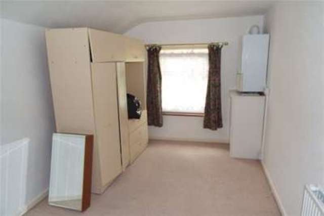  Image of 3 bedroom Detached house to rent in Hunnyhill Newport PO30 at Newport, PO30 5HS