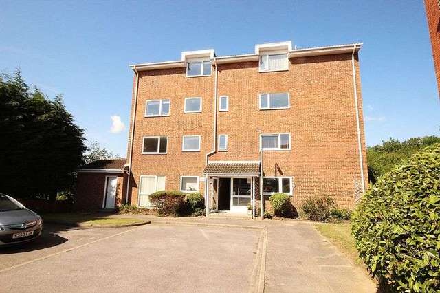  Image of 2 bedroom Flat to rent in Katherines Court Ampthill Bedford MK45 at Katherines Court  Ampthill, MK45 2LT