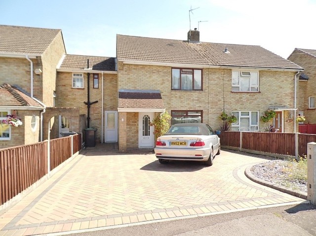  Image of 3 bedroom Terraced house for sale in Kelly Road Waterlooville PO7 at Kelly Road  Waterlooville, PO7 5UL