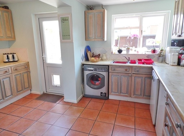  Image of 3 bedroom Terraced house for sale in Kelly Road Waterlooville PO7 at Kelly Road  Waterlooville, PO7 5UL