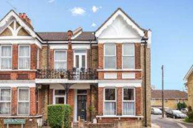  Image of 2 bedroom Flat for sale in Kendall Road Beckenham BR3 at Beckenham  Beckenham, BR3 4PY