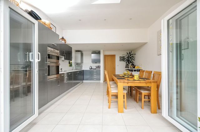  Image of 3 bedroom Semi-Detached house for sale in Kennington Road Kennington Oxford OX1 at Kennington Road Kennington Oxford, OX1 5PE