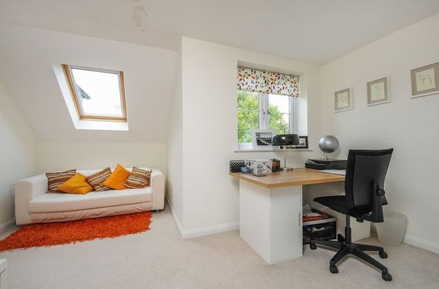  Image of 3 bedroom Semi-Detached house for sale in Kennington Road Kennington Oxford OX1 at Kennington Road Kennington Oxford, OX1 5PE